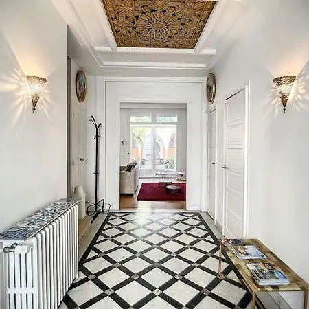 Prive En Plein Centre De *